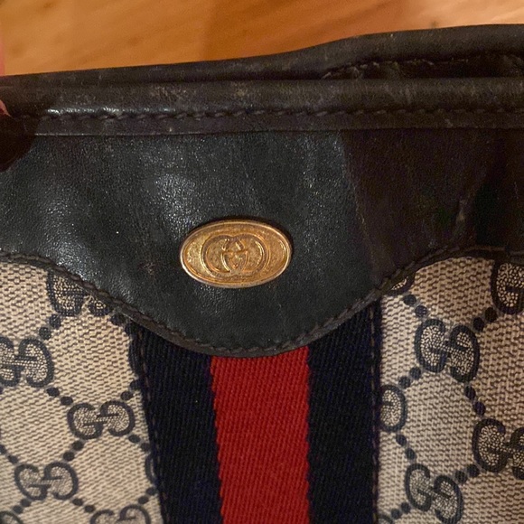 AUTHENTIC VINTAGE GUCCI - Picture 7 of 9